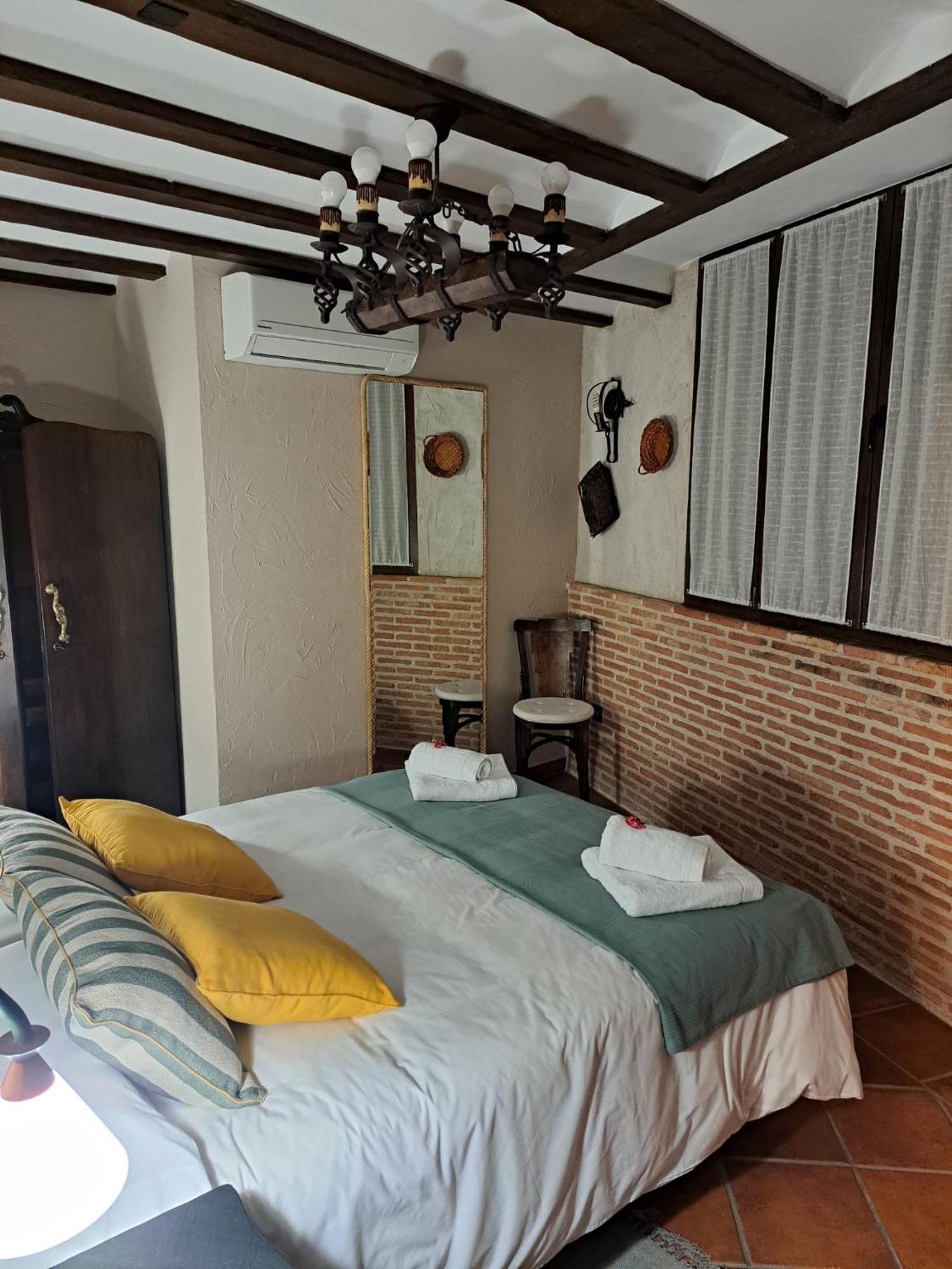 Casa Rural La Bodega, Ofrece Cata De Vino Gratis Horche Buitenkant foto