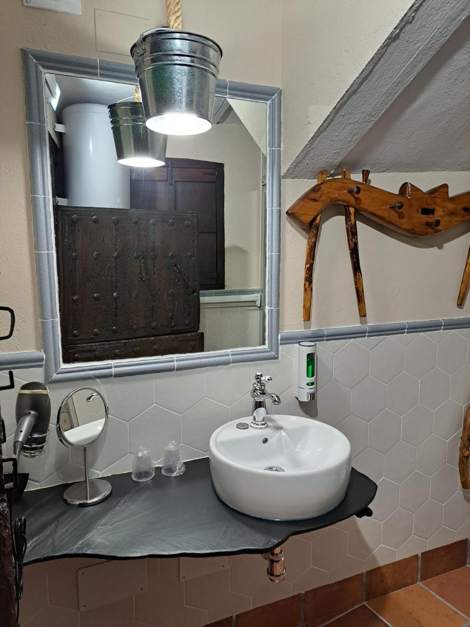 Casa Rural La Bodega, Ofrece Cata De Vino Gratis Horche Buitenkant foto