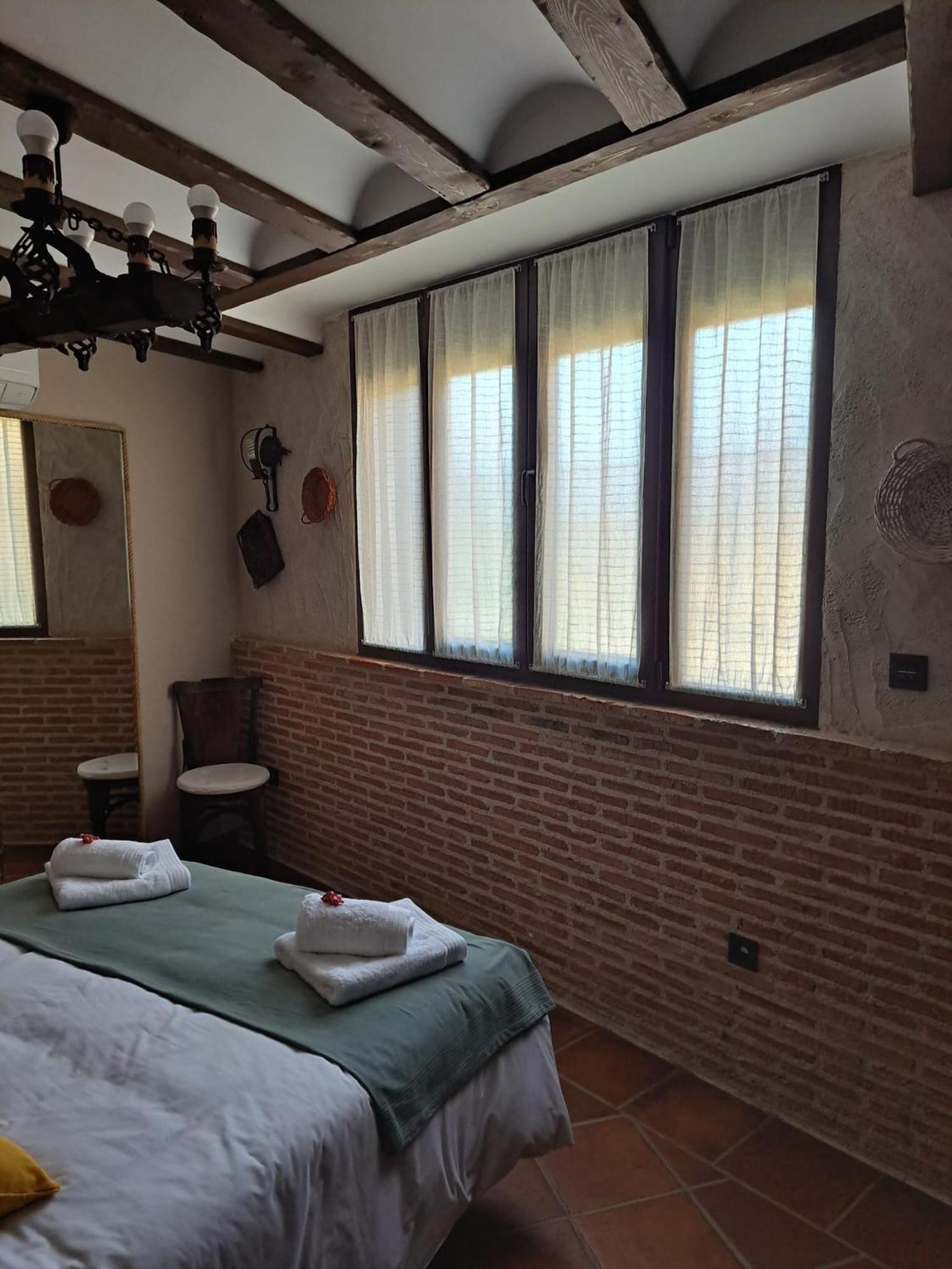 Casa Rural La Bodega, Ofrece Cata De Vino Gratis Horche Buitenkant foto