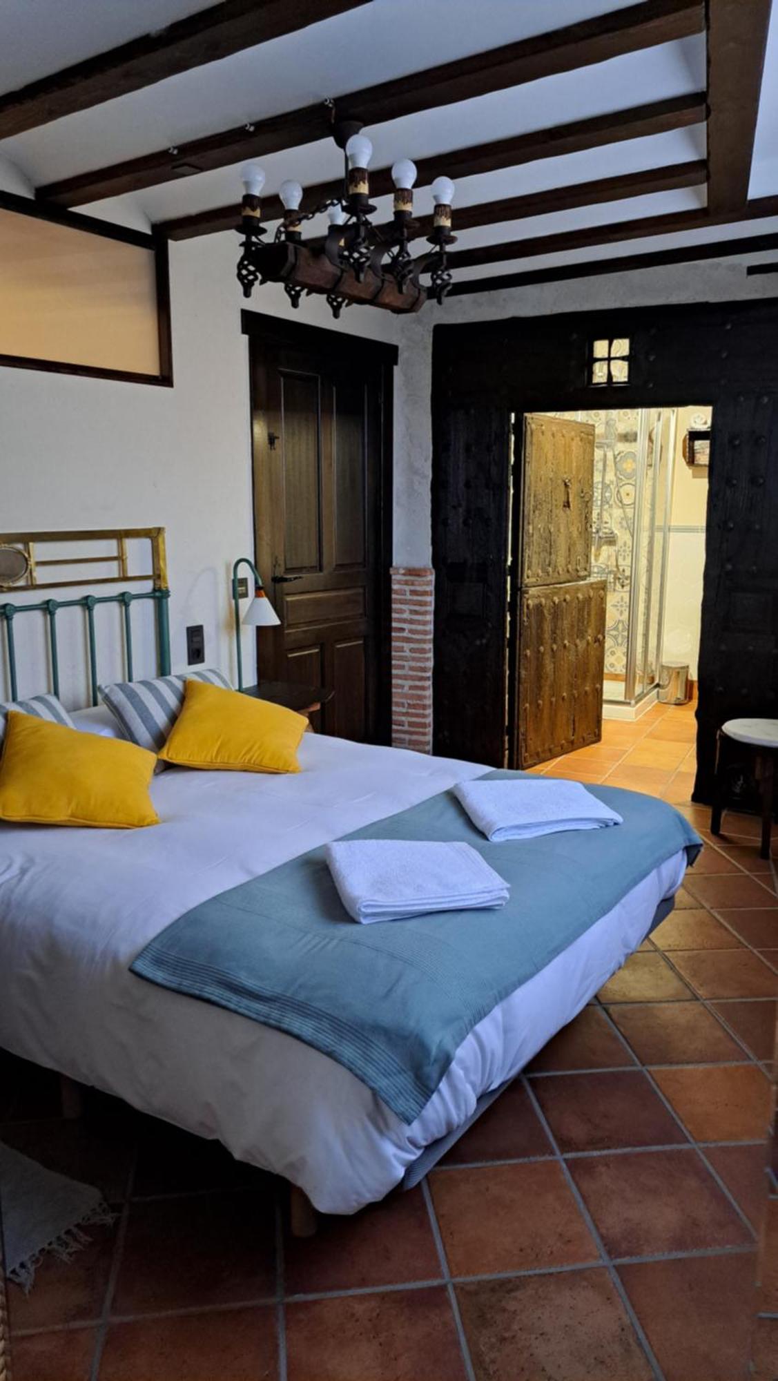 Casa Rural La Bodega, Ofrece Cata De Vino Gratis Horche Buitenkant foto